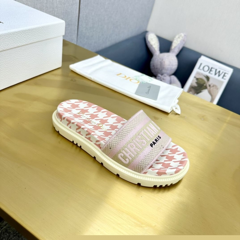 ch**an D*or slippers